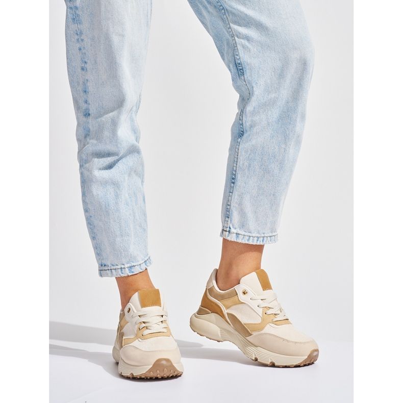 Zapatillas beige mujer 1 Zapatillas beige mujer 1