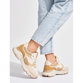 Zapatillas beige mujer 2