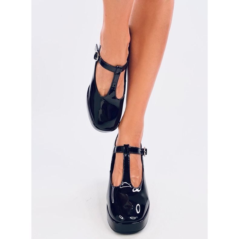 Zapatos de salón Moreton con plataforma en negro 1