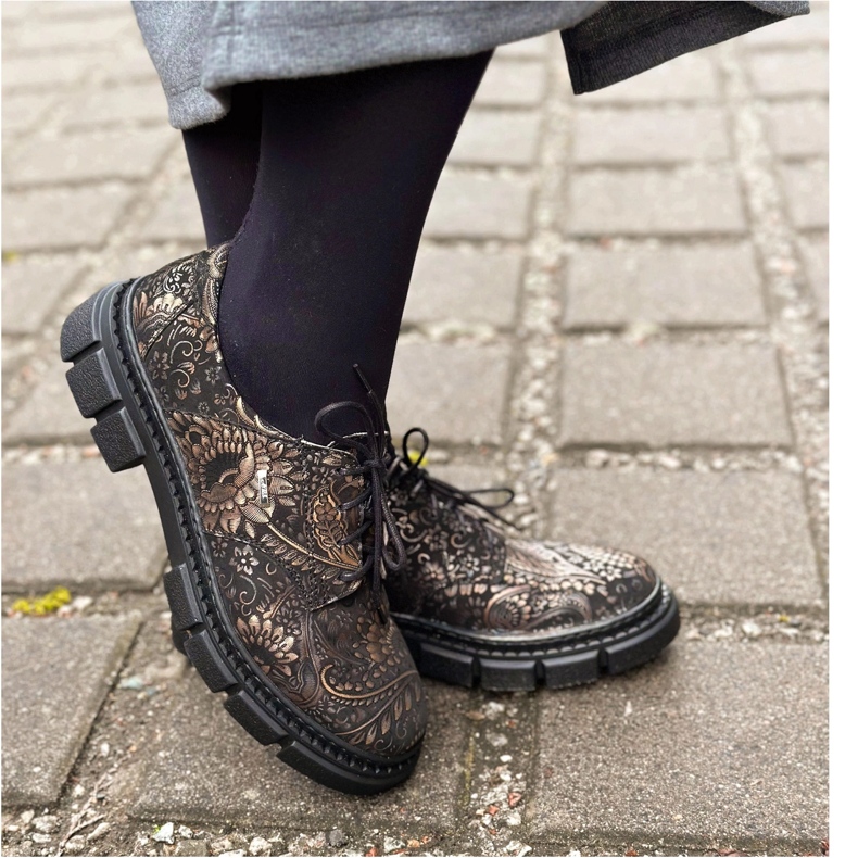 Olivier Zapatos de mujer de piel con suela gruesa, flores, 1.134 PLN multicolor 2