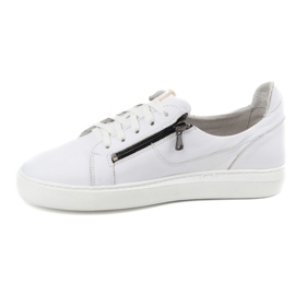 POLBUT 2125 Calzado casual de hombre blanco fabricado en piel natural. 2