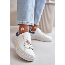 Zapatillas bajas de ecopiel con pins Cillione blancos y azules 6