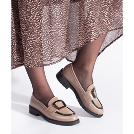 Goodin Mocasines de mujer beige con hebilla. 3