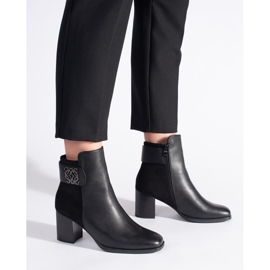 Botines negros de tacón con tira decorativa 2