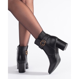 Botines negros con punta cuadrada 3