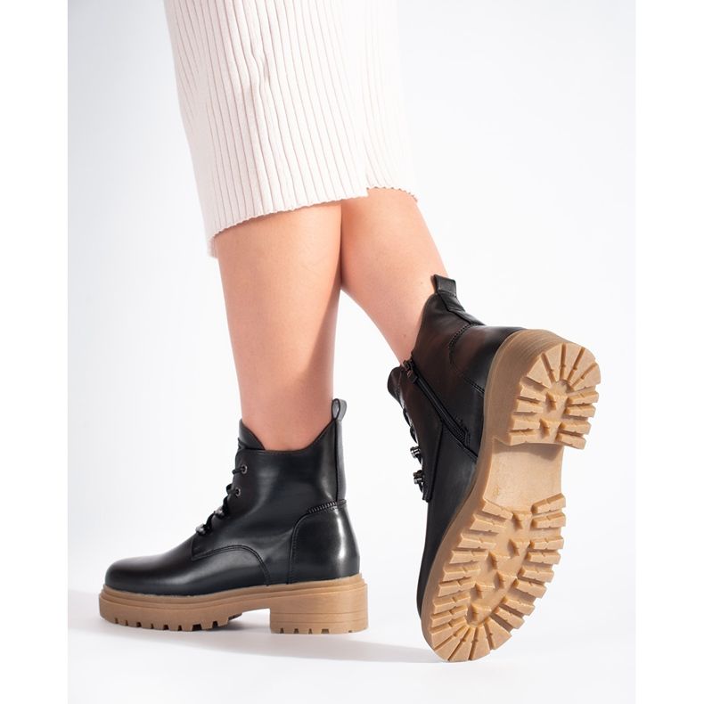 Botines negros con cordones y suela beige de Sergio Leone 2