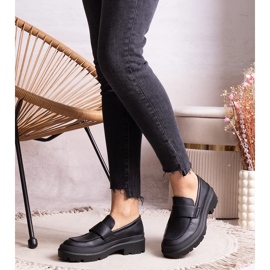 Zapatos negros confeccionados en ecopiel Seraphin. 2 Zapatos negros confeccionados en ecopiel Seraphin. 2
