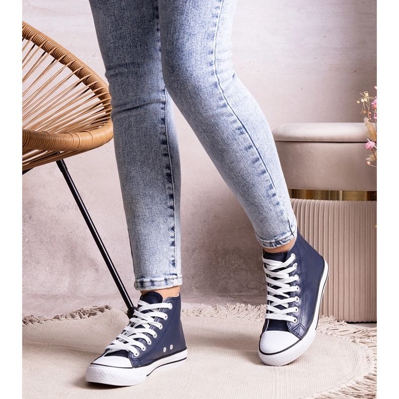 Zapatillas altas azul marino confeccionadas en piel ecológica Boniface 1