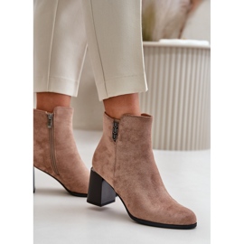 Botas de mujer de ante ecológico aisladas con tacón alto y cierre con cremallera, marrón Erillia beige 6