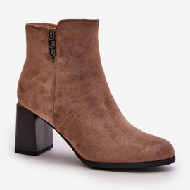 Botas de mujer de ante ecológico aisladas con tacón alto y cierre con cremallera, marrón Erillia beige 4