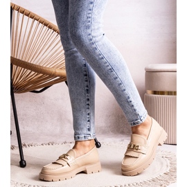 Zapatos beige con hebilla dorada de Anielania 2