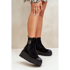 Botines Chelsea de mujer aislantes con cuña y plataforma fabricados en ante ecológico Negro Vinceza 58339 4