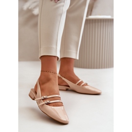 Bailarinas de charol con tiras y tacón bajo, Beige Bialettia 2