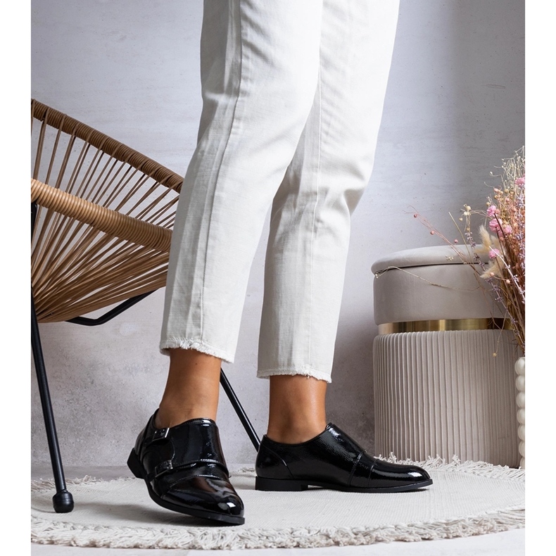 Zapatos Davide lacados en negro 1