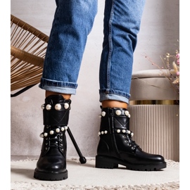 Botas negras con perlas de Carvala negro 1