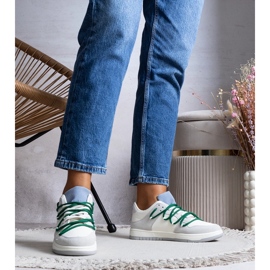 Deportivas grises con cordones verdes de Aucoin blanco 1