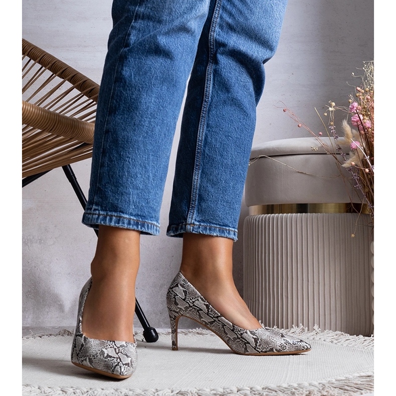 Zapatos de salón beige con estampado de piel de serpiente Nickle 1