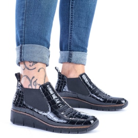 Botines charol negro serpiente Rieker 53794-01 9