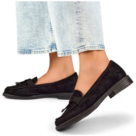Zapatos de ante negro con suela plana. 2