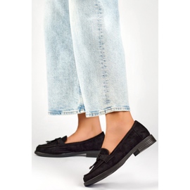 Zapatos de ante negro con suela plana. 4
