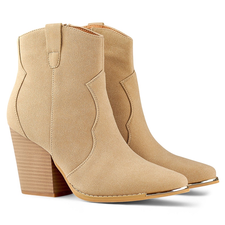 Botas cowboy clásicas de mujer en ante y tacón alto en color beige 1 Botas cowboy clásicas de mujer en ante y tacón alto en color beige 1