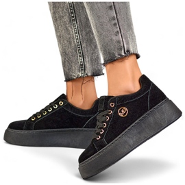 Zapatillas de mujer negras con suela gruesa. negro 2