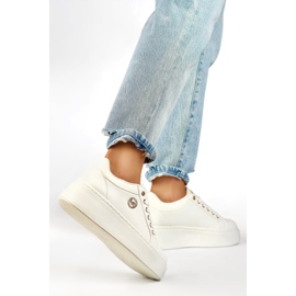 Zapatillas blancas de mujer con suela gruesa. blanco 3