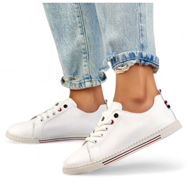 Zapatillas de mujer de piel blancas, zapatos fabricados en piel natural. blanco 3
