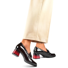 Zapatos de charol negro con tacón cómodo, salones de mujer. 4