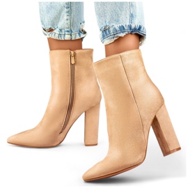 Botines de mujer beige con tacón alto. 3