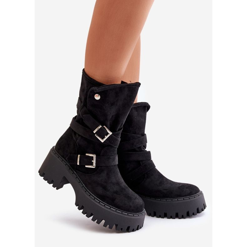 Botines negros de mujer con tacón enorme, hebillas y correa Nerelisa 1 Botines negros de mujer con tacón enorme, hebillas y correa Nerelisa 1