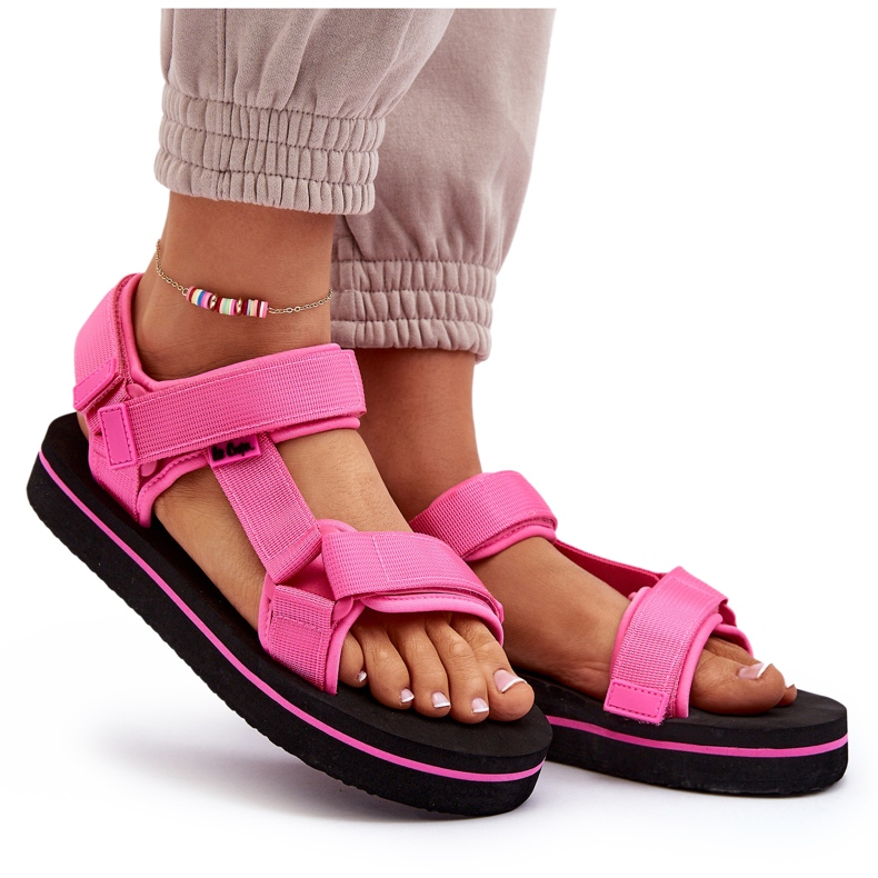 Sandalias para mujeres en la plataforma Lee Cooper LCW-24-05-2750L Fuksja rosa 4