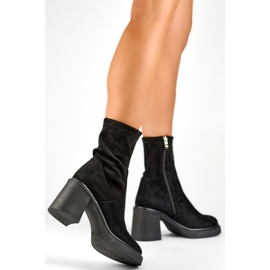 Botas ajustadas de ante con tacón cómodo y parte superior flexible. negro 2