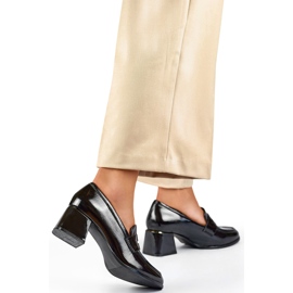 Zapatos negros charol con tacón bajo y cómodo, elegantes zapatos de tacón beige. 2
