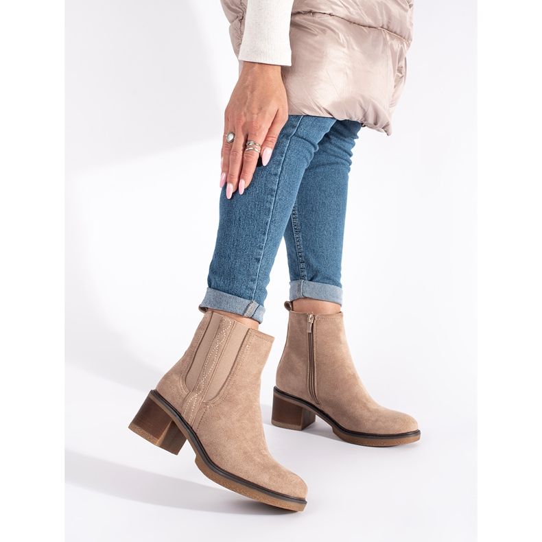 Seastar Botas Chelsea de ante beige con tacón alto 1