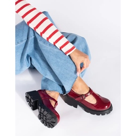 Zapatos de mujer de charol burdeos con plataforma. rojo 3