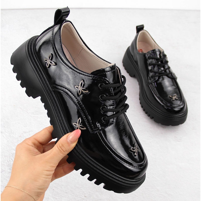 Oxfords de mujer de piel con remaches, negro Artiker 55C1011 1
