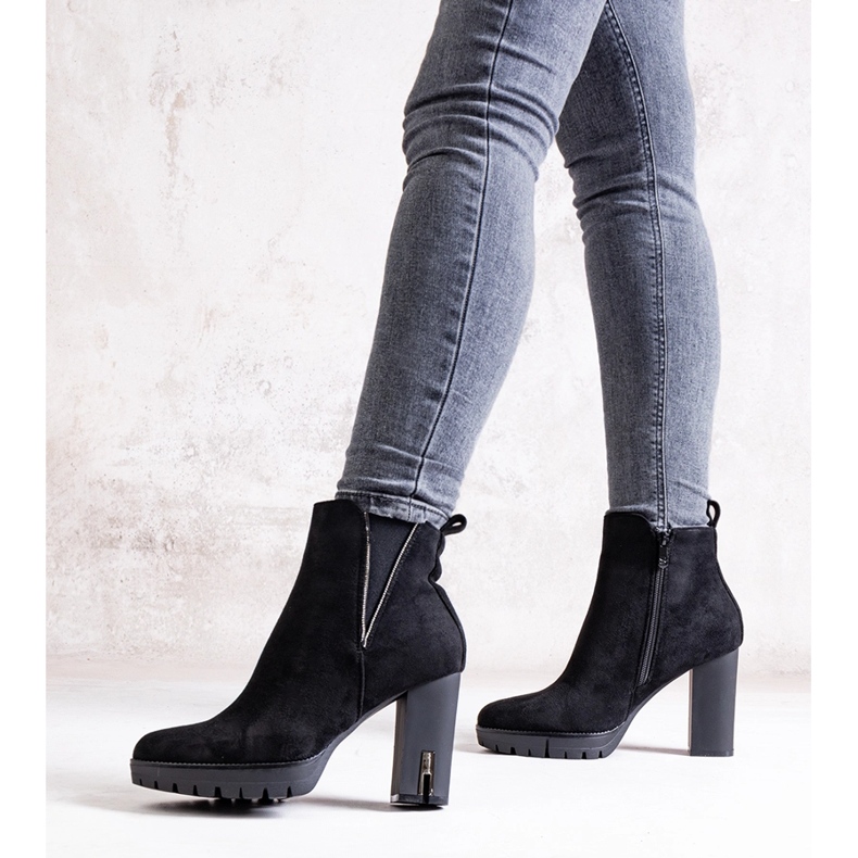 Botines Hayet de tacón negro con circonitas 1