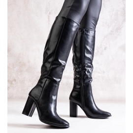 Botas negras de tacón confeccionadas en ecopiel Toume negro 3