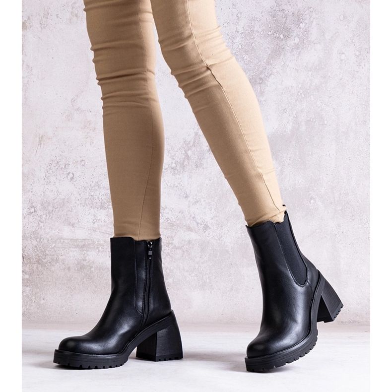 Botines negros de mujer fabricados en ecopiel Ariane 2 Botines negros de mujer fabricados en ecopiel Ariane 2