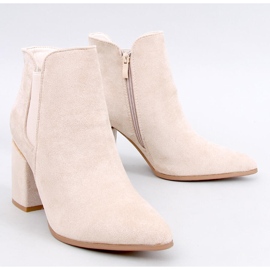 Croix Botas de tacón alto con punta almendra en beige 1