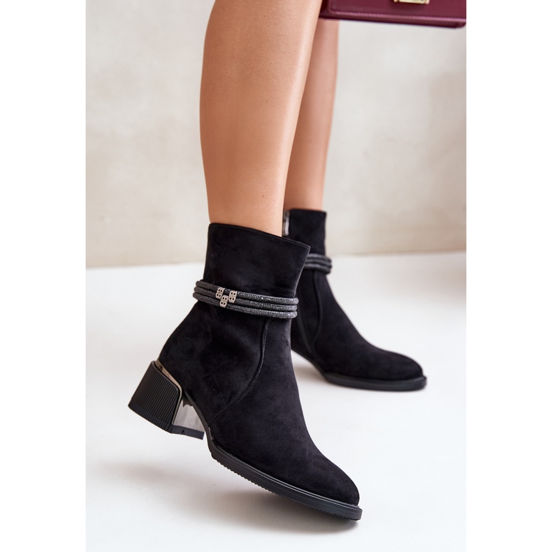 S.Barski Botas de mujer aisladas con tacón bajo y correas decorativas D&A MR880-027 negro 2 S.Barski Botas de mujer aisladas con tacón bajo y correas decorativas D&A MR880-027 negro 2