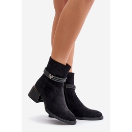 S.Barski Botas de mujer aisladas con tacón bajo y correas decorativas D&A MR880-027 negro 1 S.Barski Botas de mujer aisladas con tacón bajo y correas decorativas D&A MR880-027 negro 1