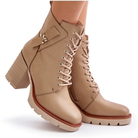 Jezzi Botines aislados beige con detalle dorado Ivarisse 9