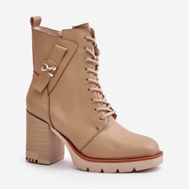 Jezzi Botines aislados beige con detalle dorado Ivarisse 4
