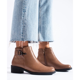 Botas clásicas de mujer Shelovet en color marrón. 2
