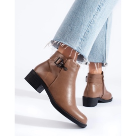 Botas clásicas de mujer Shelovet en color marrón. 4