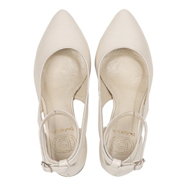BUTDAM Salón Gabi crudo tacón bajo beige 3
