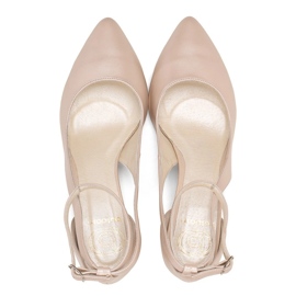 BUTDAM Salón Gabi beige tacón bajo 3
