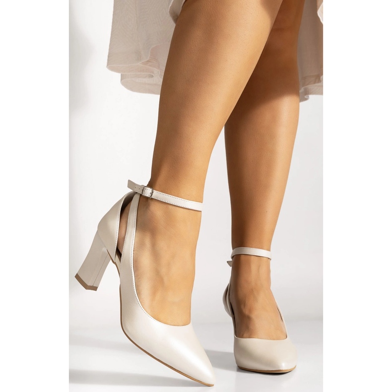 BUTDAM Zapatos de salón de piel con correa alrededor del tobillo, crudo estable Mila beige 1